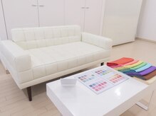 ベルフルージュ(bell frouge)の雰囲気（明るい自然光が差し込むプライベートサロン）