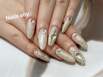 ネイルズアリー 立川店(Nails ally)/シルバーラメ×BIGビジュー