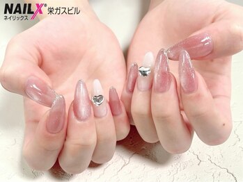 ネイリックス 栄ガスビル(NAILX)の写真/【大人可愛いが叶う春ネイル】春を彩る華やかカラーで指先美人！シンプルでトレンド感のあるデザイン多数！