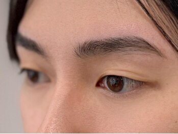 リブロウ 渋谷店(REBROW)の写真/【22時まで営業◆リピ続出】印象操作は眉で叶う。プロの技で30分!第一印象が変わる実力派メンズ眉毛サロン!