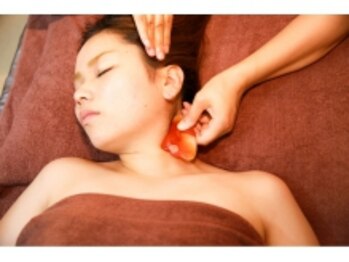 うたたね 璃楽/カッサフェイシャル 首