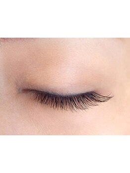 ナチュラル上品な目元にしたい