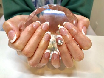 ビースタイル(B-style)/【ネイル】王道！白フレンチ