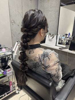 ベル(Belle)/編み下ろしヘア