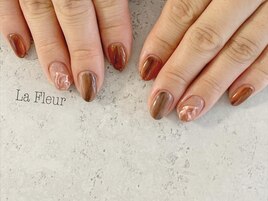 ブラウン　ミラー　ニュアンス