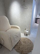 マヴィアイラッシュ バイヘッドライト 水戸駅南店(Ma Vie eyelash by HEADLIGHT)/ふかふかソファ