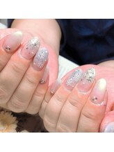 ダリアリー(Darialy)/雪の結晶ネイル