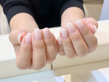 ネイルズ ララ(nails Lala)/ホワイトグラデーション。