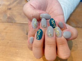 グレージュ/上品大人ネイル