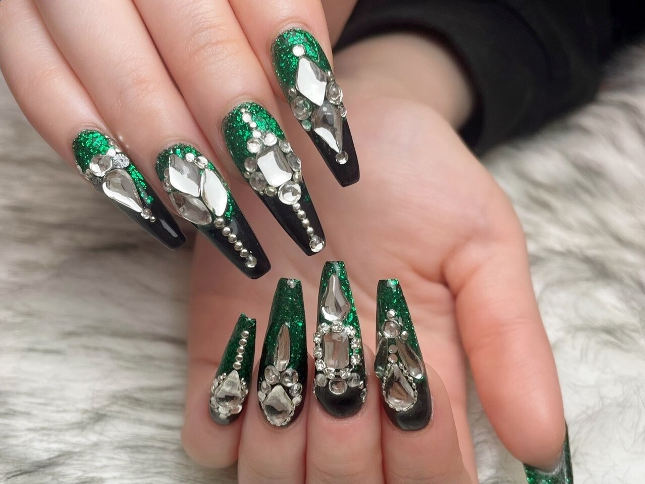 2025年-2026年冬トレンド】スカルプ（スカルプチュア）のネイル