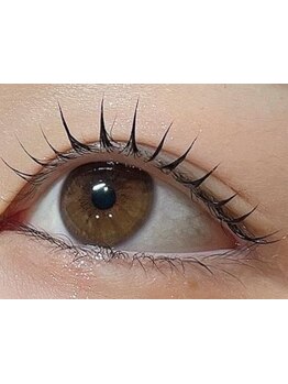 ナチュラル上品な目元にしたい