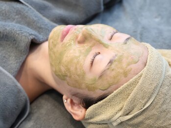 ドクターエイチ 蒲生店(Doctor.H)の写真/【ハリ・ツヤ・透明感UP☆】ハーブピーリング×毛穴洗浄♪思わず触れたくなるお肌を体験しませんか？