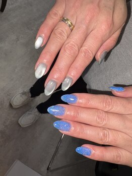 モーヴ(MAUVE)/左右非対称