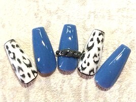シュガー質感ヒョウ柄ネイル