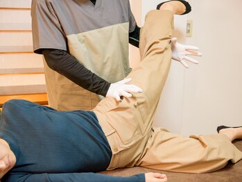 柔 ヤワラ/施術風景【ストレッチ/腰痛】