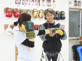 シンユウキプラス(SHINYUUKI+)の写真/【現役プロアスリート直伝☆】本格的なのに初心者や女性もお気軽に来店可能◎不安な方も楽しくボディメイク