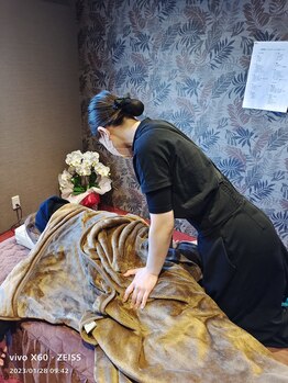 ビューティーリゾートリー(麗)/整体施術中です