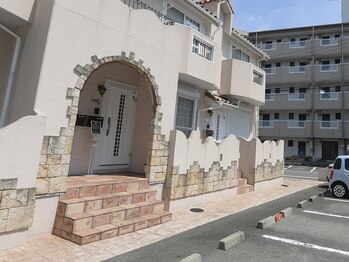 サンシャイン(Sunshine)/当サロン入り口はこちらです