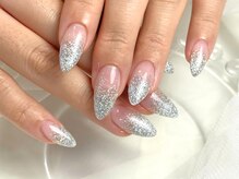 パダアット ヴァラネイル 天神南店(PADA at VALLANAIL)/ラメグラデーション/シルバー