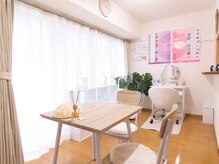 アンブロシア(Ambrosia)の雰囲気（白を基調とした個室空間でリラックスしていただける雰囲気♪）
