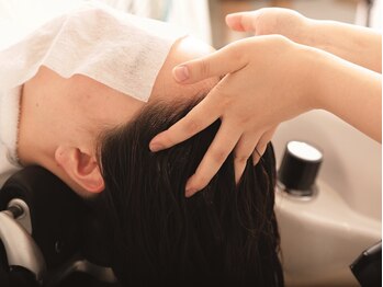 オーダーメイド整体とまとの写真/極上酵素ヘッドスパで癒されながら頭皮のコリをほぐして爽快!首肩コリ/眼精疲労/小顔/美髪にも効果的◎