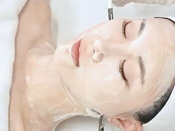 スウ リラクシングスパ(Suu. relaxingspa)の写真/《ダウンタイムほぼなし＆当日メイクOK◎》赤みや刺激を抑えた最新ピーリング＊ハリ感溢れる水光肌へ♪