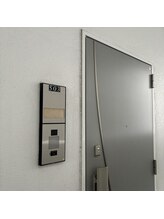 スゥー(Suu...)/エレベーターを降りて左