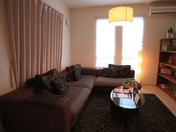 アドニス(ADONIS)/1Fカウンセリングルーム