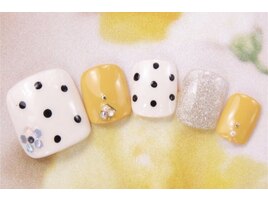 ドットガーリーネイル