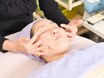 サロン ド エンジェル(Salon de Angel)の写真/美容効果にこだわった商材を使用◎アットホームな空間でゆったりとくつろぎながら、美しい素肌に導きます☆