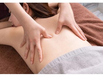 アヌエヌエ(Anuenue)の写真/【高リピート率◎】身体をじっくりほぐす♪リンパマッサージが大人気!重だるさや疲れを解消!心身の回復へ◎