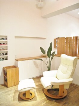 オーサムブロッサム 茅ヶ崎店(AwesomeBlossom)の写真/【似合わせまつ毛パーマでナチュラル上品に◎】自まつげを活かした大人可愛いが叶う★ネイルと同時施術◎