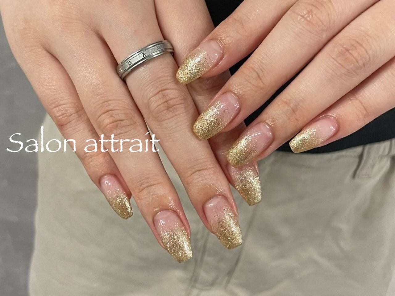 2025年-2026年冬トレンド】ゴージャス ラメグラデーションのネイル