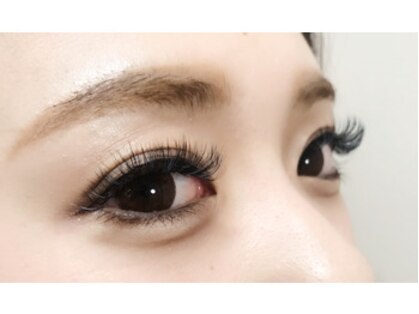 プリュムアイラッシュ(plume eyelash)の写真