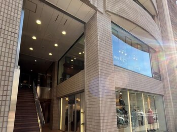 トイロ(toiro)/長谷川ビル【北側】入口