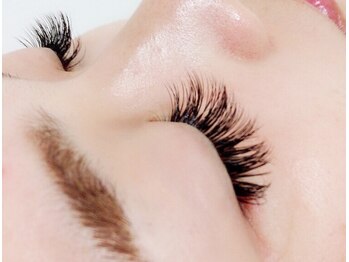 シシィアイラッシュ 堀江(cicie eyelash)の写真/圧倒的な持続力とボリュームを叶えます！最新技術【バインドロック120束¥8500】まつ毛が少ない方にも◎