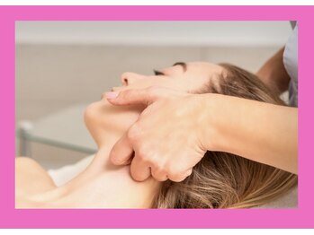 ビューティーハウスココ(BEAUTY HOUSE COCO)/フェイシャル+ベッド+デコルテ