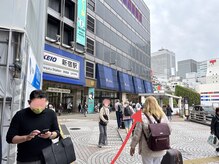 リセット 新宿ミロード店(RE/SET)/左側にある京王百貨店の方に進む