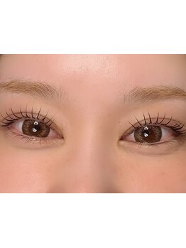 ナチュラル上品な目元にしたい