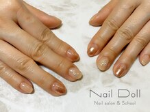 ネイルドール(Nail Doll)/ホロとベージュとパールネイル