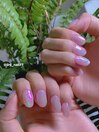 ワンカラーでも目立つ指先に♪