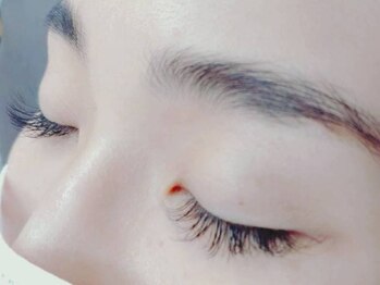 アイラッシュ ハグ(Eyelash Hagu)の写真/まつげにダメージレスなエクステ使用◎ふんわり軽いフラットラッシュで付け心地抜群☆お目元に合わせて提案