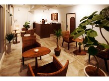 リーズ(RIES)/ティールームは６席と広々