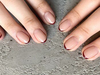 アロナ ネイルサロン アンド スクール(alona)/ボルドー×スキニーフレンチ