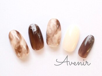 アヴィニール 表参道(Avenir)/カフェラテマーブル