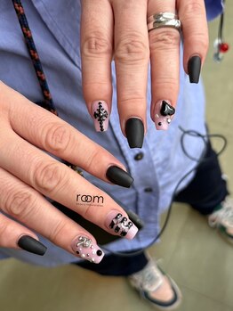 ルーム ビューティーラボラトリーズ(room beauty laboratories)/ブラックネイル×ハーネス