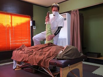 わかまさや整体院の写真/《深層アプローチで軽やかな足取りへ》ほぐしとオイルが融合したオーダーメイド施術で極上の癒やしを体験。