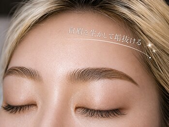 モルレーヴ(MOLREVE)の写真/【ただ整えるだけじゃない】「骨格×黄金比で垢抜け眉」毎日のメイク時間を短縮。描かなくても決まる理想眉