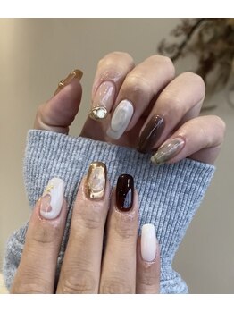 ミントリーフ バイ リート(Mint leaf by Reat)/ブラウンニュアンスアート