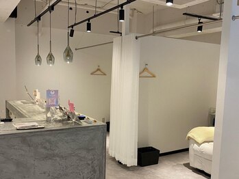 アンアイサロン(UNE)の写真/《目元のお悩みは当店へ★》高品質で通いやすい！まつげパーマ/パリジェンヌ/マツエク豊富なメニューで解決